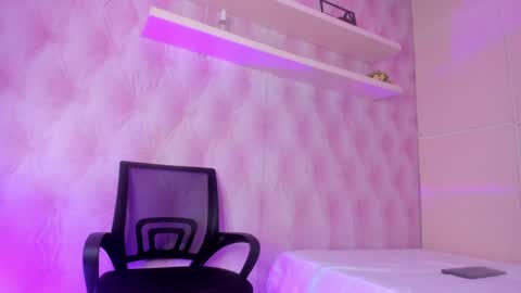 Snapshot of hillary_banks__ chatting on February 2, 2025, 8:02 am Hillary online show from February 2, 2025, 8:02 am