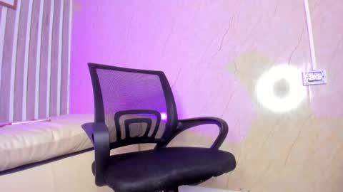 Snapshot of hillary_banks__ chatting on February 16, 2025, 5:15 am Hillary online show from February 16, 2025, 5:15 am