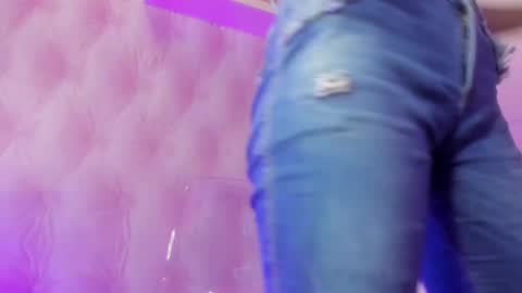 Snapshot of hillary_banks__ chatting on February 28, 2025, 4:43 am Hillary online show from February 28, 2025, 4:43 am