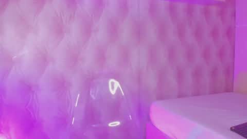 Snapshot of hillary_banks__ chatting on March 4, 2025, 6:47 am Hillary online show from March 4, 2025, 6:47 am