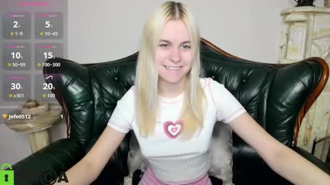 Snapshot of hilleva chatting on November 12, 2025, 8:37 am hilleva online show from November 12, 2025, 8:37 am