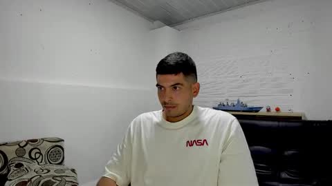 Snapshot of himoreno97 chatting on December 11, 2024, 3:56 am Hi moreno online show from December 11, 2024, 3:56 am