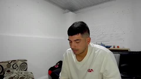 Snapshot of himoreno97 chatting on December 11, 2024, 6:58 am Hi moreno online show from December 11, 2024, 6:58 am