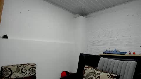 Snapshot of himoreno97 chatting on December 18, 2024, 10:35 pm Hi moreno online show from December 18, 2024, 10:35 pm