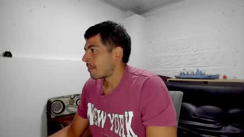 Snapshot of himoreno97 chatting on December 29, 2024, 9:09 pm Hi moreno online show from December 29, 2024, 9:09 pm