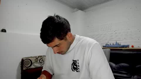 Snapshot of himoreno97 chatting on January 1, 2025, 9:41 pm Hi moreno online show from January 1, 2025, 9:41 pm