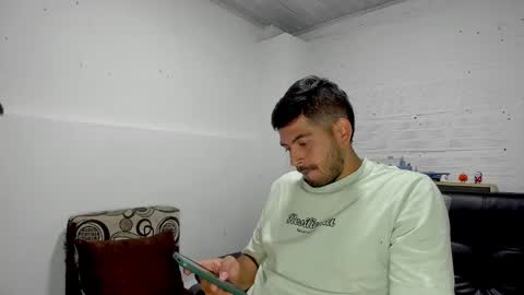 Snapshot of himoreno97 chatting on February 1, 2025, 10:44 pm Hi moreno online show from February 1, 2025, 10:44 pm