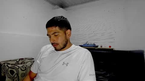 Snapshot of himoreno97 chatting on March 12, 2025, 5:13 am Hi moreno online show from March 12, 2025, 5:13 am