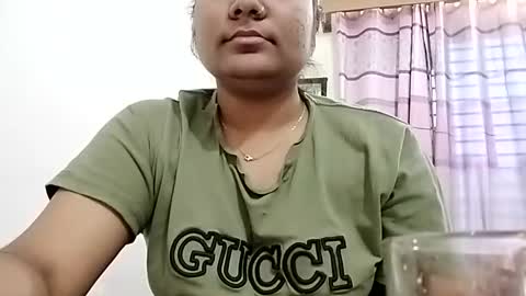 himuhimu22 online show from November 17, 2025, 10:43 am