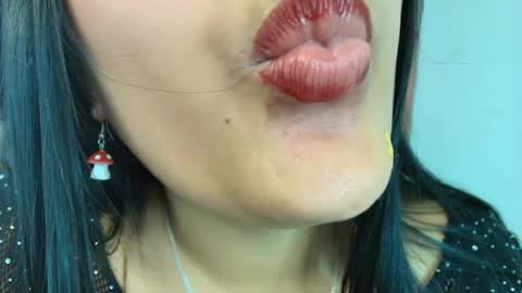 hinata online show from April 1, 2026, 8:50 pm