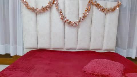 hinata lee online show from December 24, 2024, 8:33 am