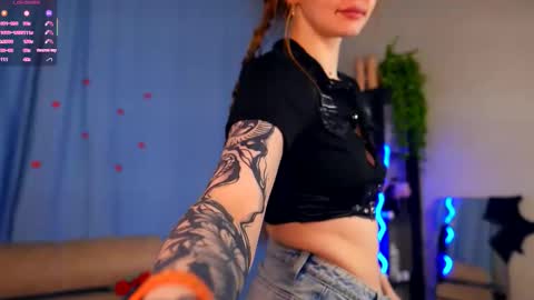 Snapshot of hip_hop_baby chatting on February 1, 2026, 6:01 am Leya Day Mary Night PvT Open online show from February 1, 2026, 6:01 am