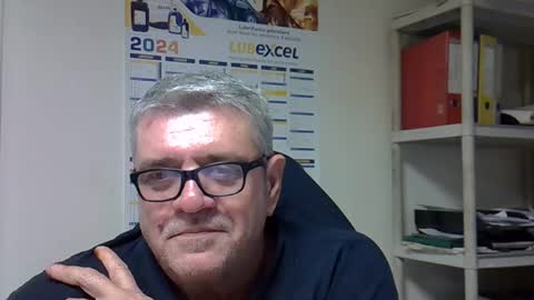 Snapshot of hippopotame17 chatting on December 4, 2024, 4:27 pm hippo online show from December 4, 2024, 4:27 pm