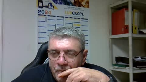 Snapshot of hippopotame17 chatting on December 6, 2024, 5:42 am hippo online show from December 6, 2024, 5:42 am