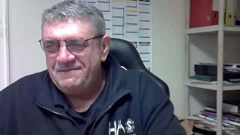 Snapshot of hippopotame17 chatting on December 19, 2024, 7:07 am hippo online show from December 19, 2024, 7:07 am