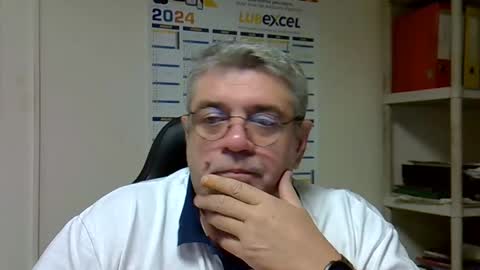 Snapshot of hippopotame17 chatting on January 5, 2025, 8:11 am hippo online show from January 5, 2025, 8:11 am