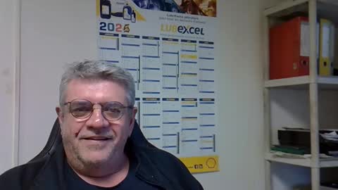 Snapshot of hippopotame17 chatting on January 6, 2025, 4:13 pm hippo online show from January 6, 2025, 4:13 pm