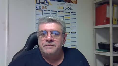 Snapshot of hippopotame17 chatting on January 7, 2025, 3:54 pm hippo online show from January 7, 2025, 3:54 pm