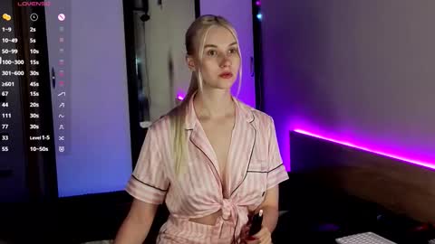 Mary online show from October 1, 2025, 6:03 pm