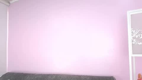 hiyakasudere_ online show from November 4, 2025, 6:29 pm