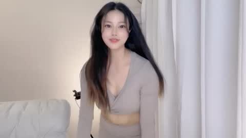 hkchengcheng online show from December 2, 2025, 2:56 pm