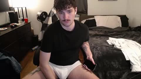 Snapshot of hngboymitch chatting on September 22, 2025, 2:02 am Mitch online show from September 22, 2025, 2:02 am