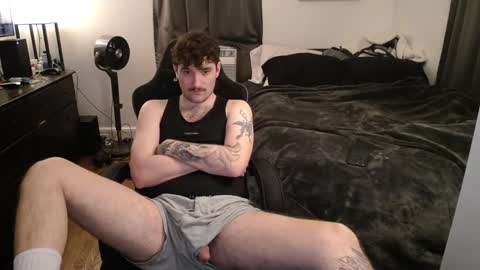 Snapshot of hngboymitch chatting on November 18, 2025, 2:28 am Mitch online show from November 18, 2025, 2:28 am