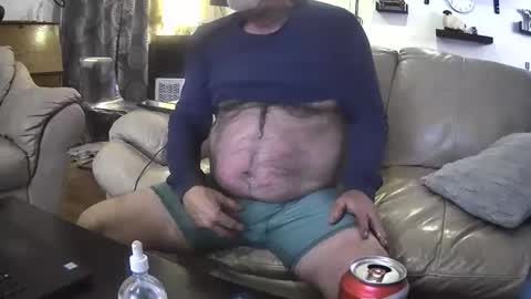 hobohoeless online show from December 17, 2025, 5:57 am