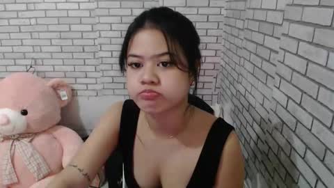 hoelyfloryn online show from February 14, 2026, 9:39 am