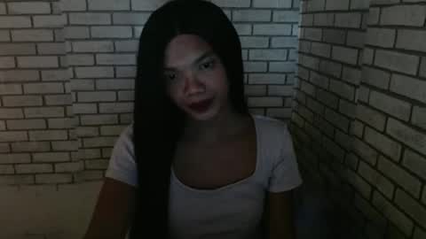 Snapshot of hoelyguine chatting on January 6, 2026, 8:34 pm Guinevere3 online show from January 6, 2026, 8:34 pm