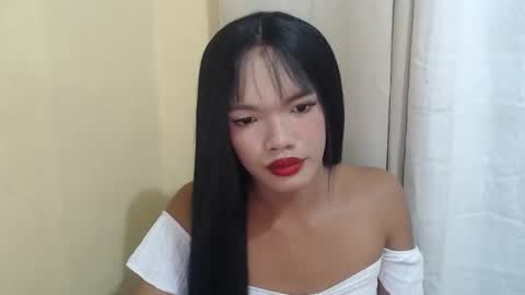 Snapshot of hoelyguine chatting on January 13, 2026, 11:04 am Guinevere3 online show from January 13, 2026, 11:04 am