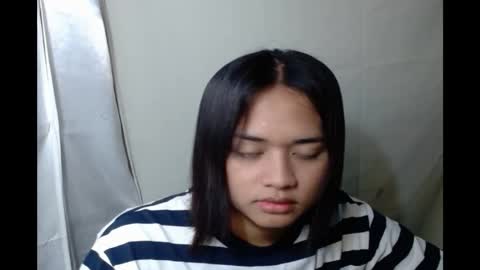 Snapshot of hoelyhanabi chatting on December 15, 2025, 10:36 pm KIESH online show from December 15, 2025, 10:36 pm