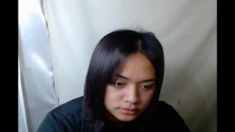 Snapshot of hoelyhanabi chatting on December 17, 2025, 7:58 am KIESH online show from December 17, 2025, 7:58 am