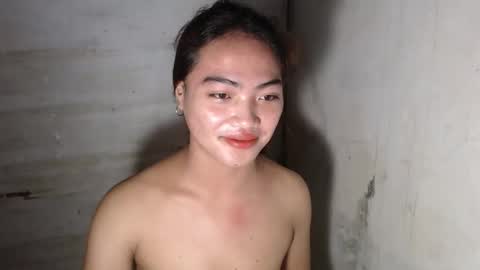 Snapshot of hoelyixia chatting on December 4, 2025, 4:11 am Ixia3 online show from December 4, 2025, 4:11 am