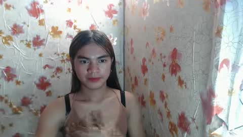 Snapshot of hoelykarina chatting on March 8, 2026, 12:30 am Karina3 online show from March 8, 2026, 12:30 am