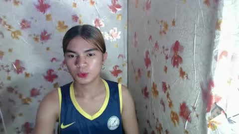 Snapshot of hoelykarina chatting on March 8, 2026, 2:04 am Karina3 online show from March 8, 2026, 2:04 am