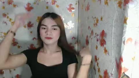 Snapshot of hoelykarina chatting on March 8, 2026, 2:21 pm Karina3 online show from March 8, 2026, 2:21 pm