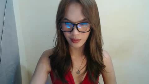 Snapshot of hoelylaylia chatting on March 27, 2026, 2:50 pm Laylia3 online show from March 27, 2026, 2:50 pm