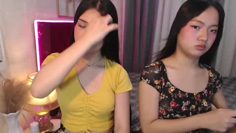 hoelymolly online show from March 28, 2026, 5:12 pm