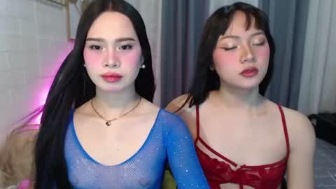 hoelymolly online show from June 25, 2026, 7:29 pm
