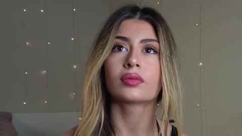 Moni Monica online show from October 28, 2025, 8:07 am