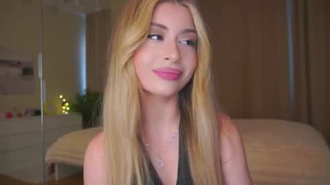 Moni Monica online show from March 25, 2026, 8:09 am