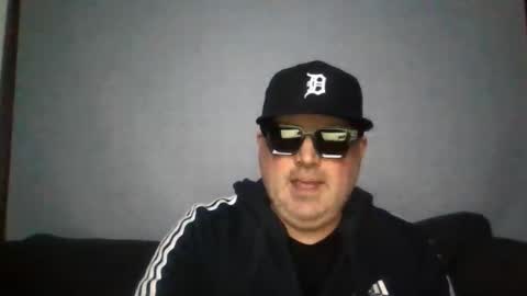 Snapshot of holden_minutz chatting on March 18, 2026, 8:06 am holden_minutz online show from March 18, 2026, 8:06 am