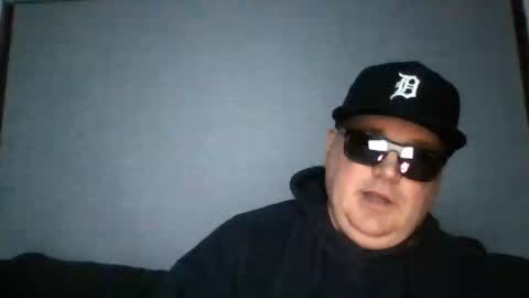 Snapshot of holden_minutz chatting on April 10, 2026, 8:08 am holden_minutz online show from April 10, 2026, 8:08 am