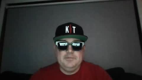 Snapshot of holden_minutz chatting on May 3, 2026, 5:02 am holden_minutz online show from May 3, 2026, 5:02 am