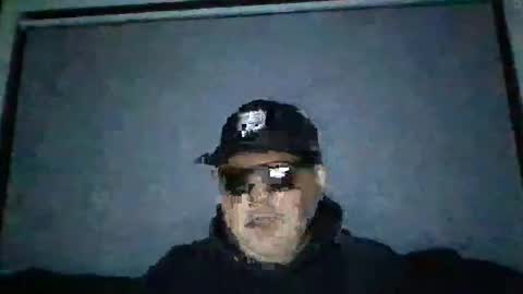 Snapshot of holden_minutz chatting on May 20, 2026, 6:19 am holden_minutz online show from May 20, 2026, 6:19 am