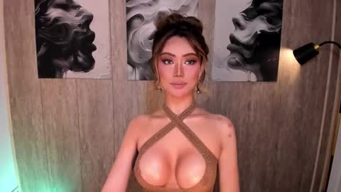 Snapshot of holee_laura chatting on February 10, 2026, 9:13 am Ms. Laura online show from February 10, 2026, 9:13 am