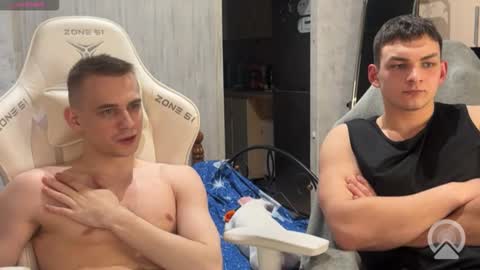 Snapshot of holiday_boys chatting on February 3, 2026, 5:18 pm Extaz Athrey Howard online show from February 3, 2026, 5:18 pm