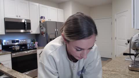 Holi Hurricane online show from November 7, 2025, 4:12 am