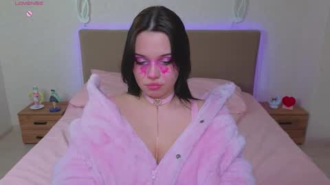 Lux online show from April 24, 2026, 6:54 pm